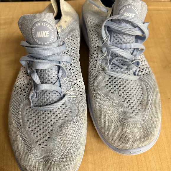 Free RN Fly Knit NIKE Sneakers! Size 10 - Picture 5 of 5